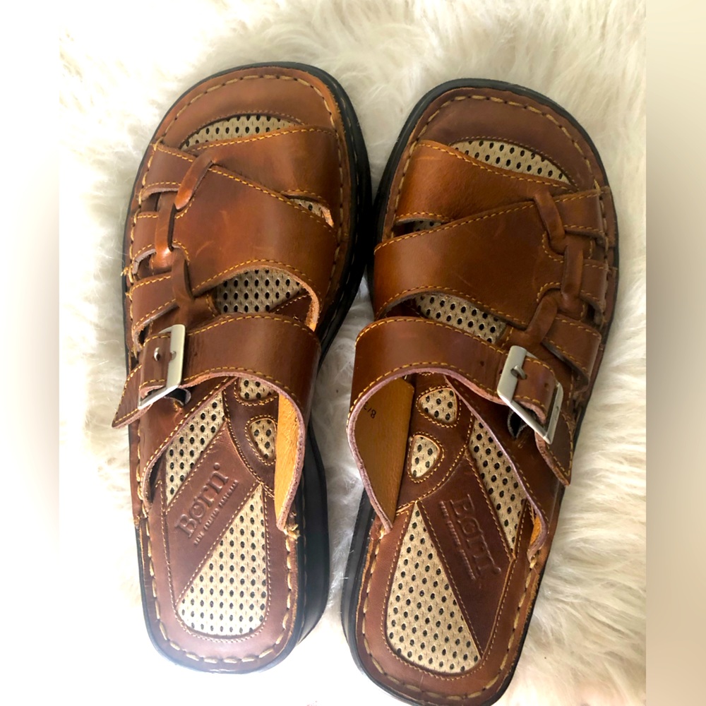 Perfect brown leather Born sandals - hardly worn!